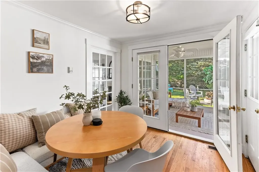225 Greenwood Avenue Warwick RI 02886