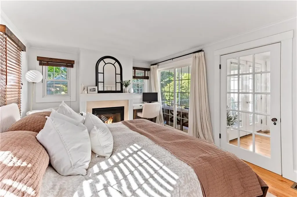 225 Greenwood Avenue Warwick RI 02886