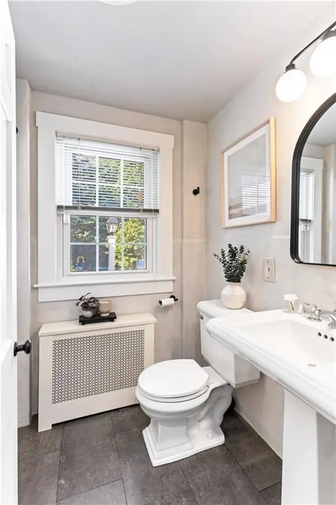 225 Greenwood Avenue Warwick RI 02886