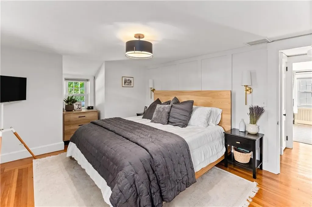 225 Greenwood Avenue Warwick RI 02886