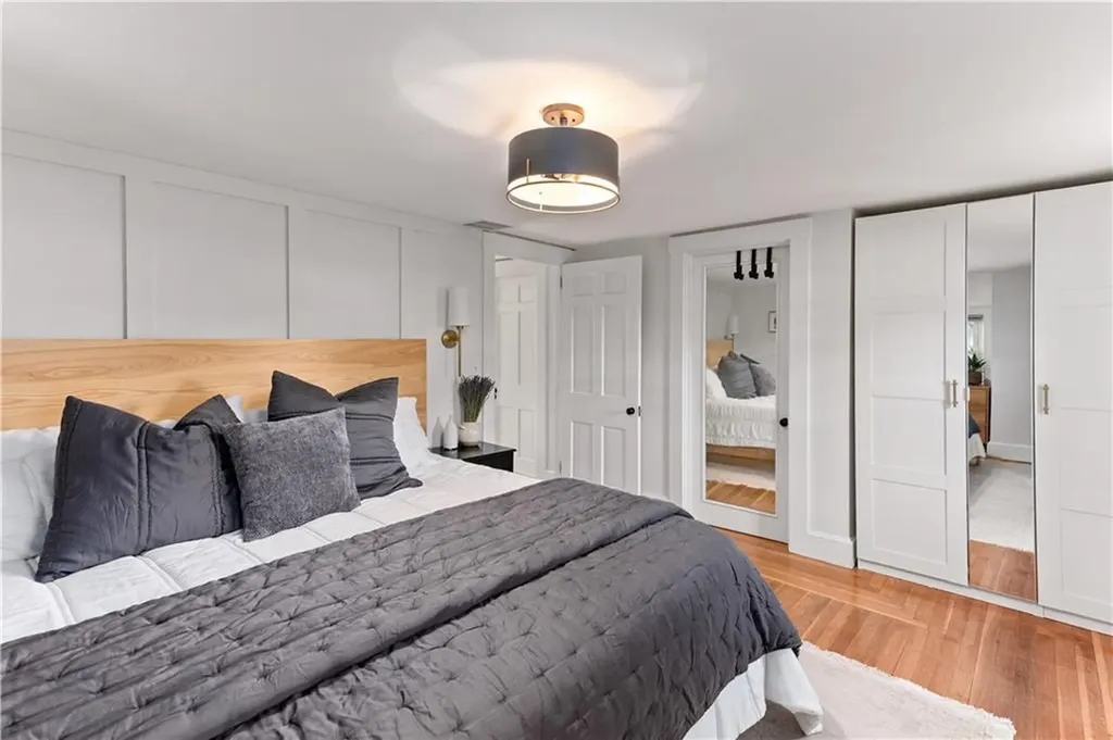 225 Greenwood Avenue Warwick RI 02886