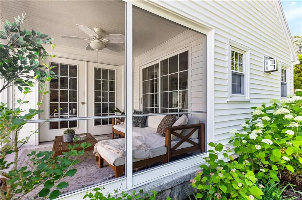 225 Greenwood Avenue Warwick RI 02886