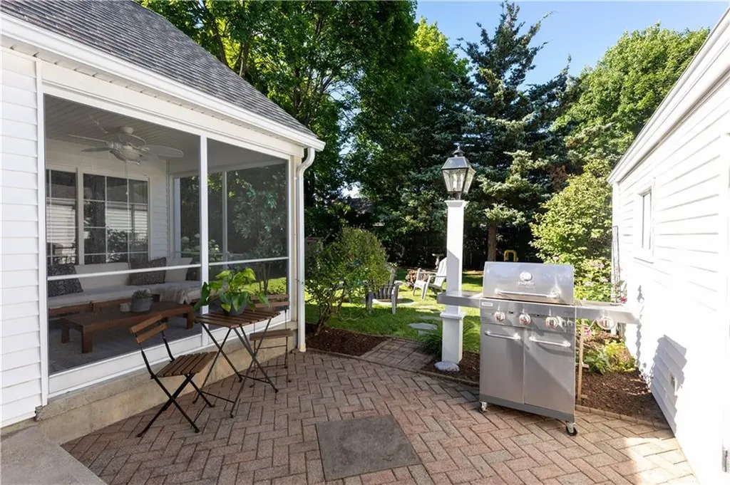 225 Greenwood Avenue Warwick RI 02886