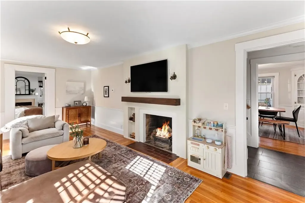 225 Greenwood Avenue Warwick RI 02886