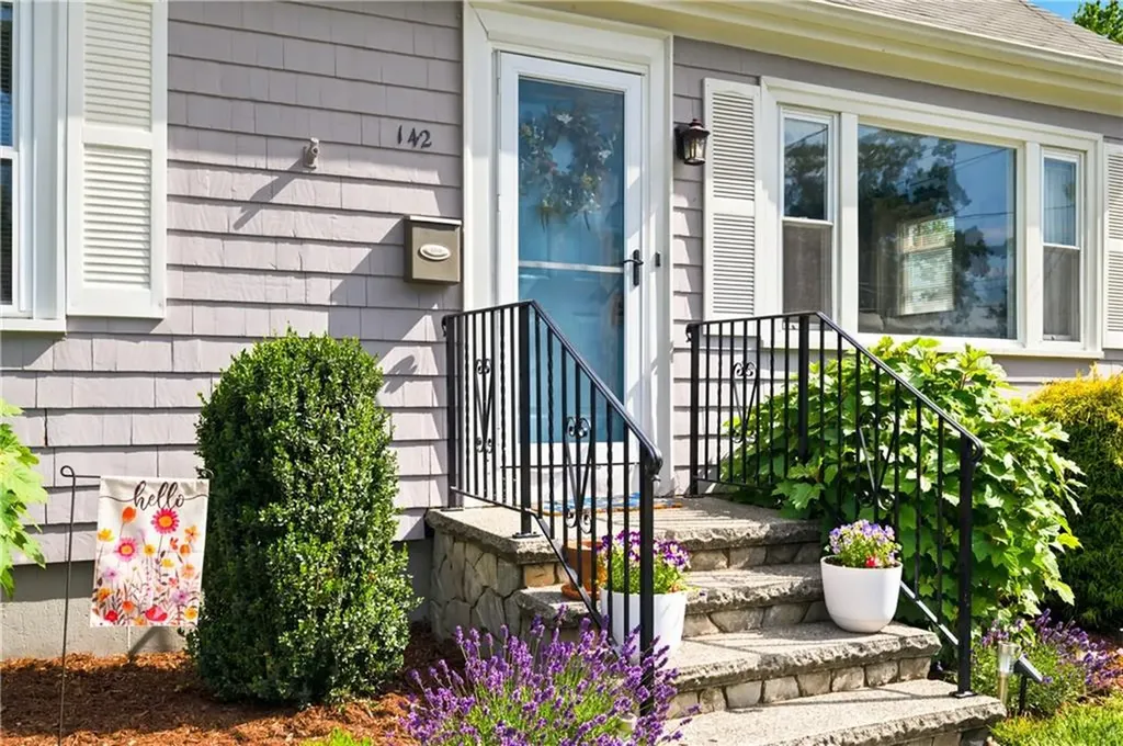 142 Mowry Avenue Cumberland RI 02864