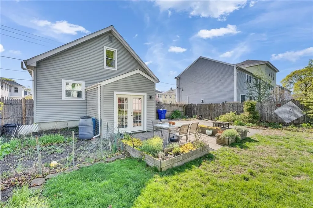 434 Grand Avenue Pawtucket RI 02861