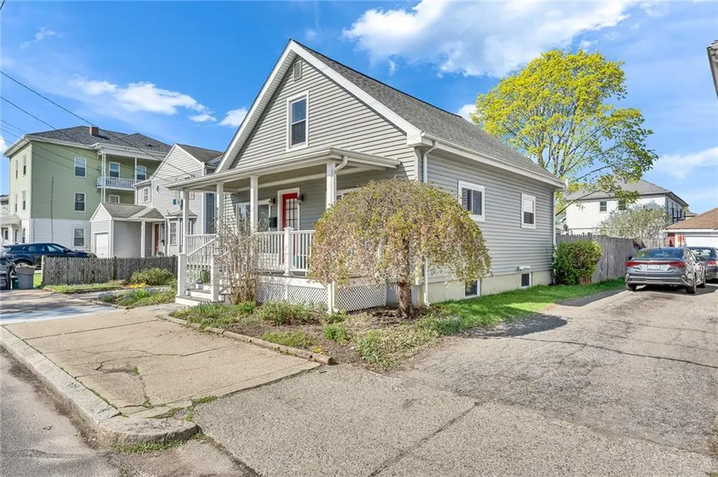 434 Grand Avenue Pawtucket RI 02861