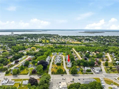 96 Seafare Lane Portsmouth RI 02871