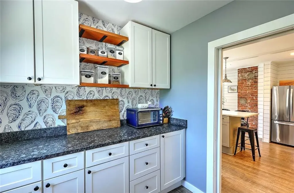 26 Maple Road Warren RI 02885