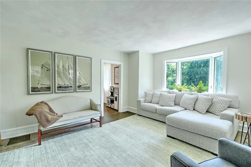 26 Maple Road Warren RI 02885