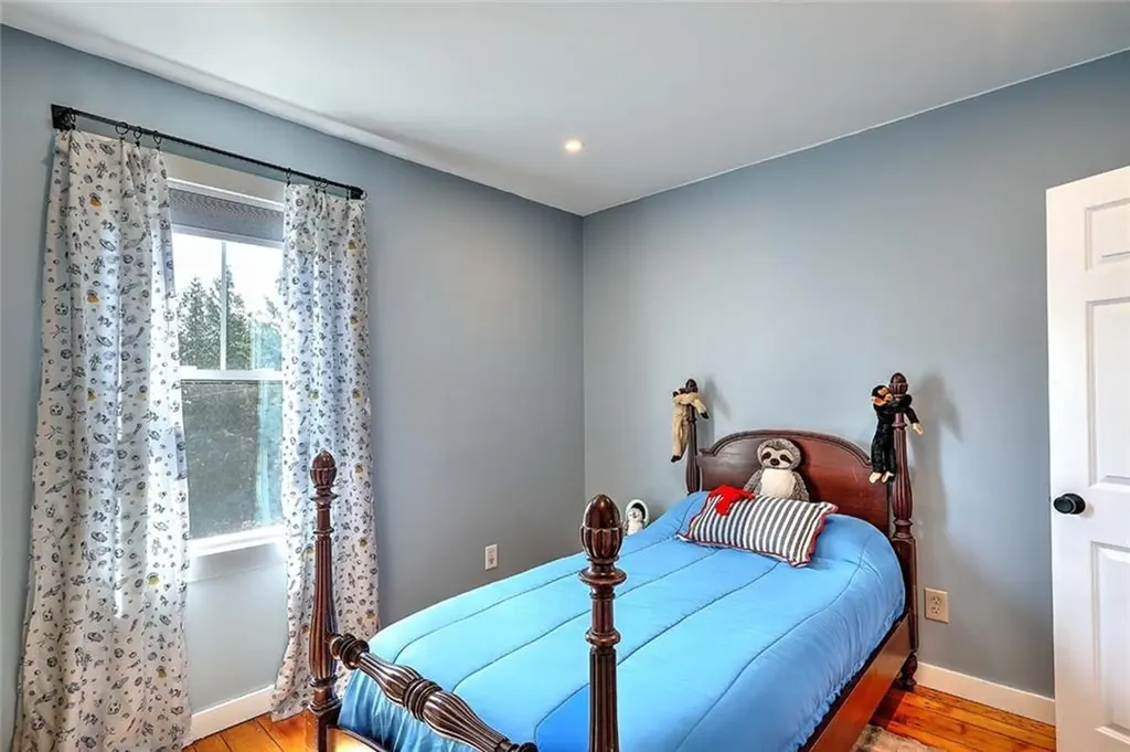 26 Maple Road Warren RI 02885