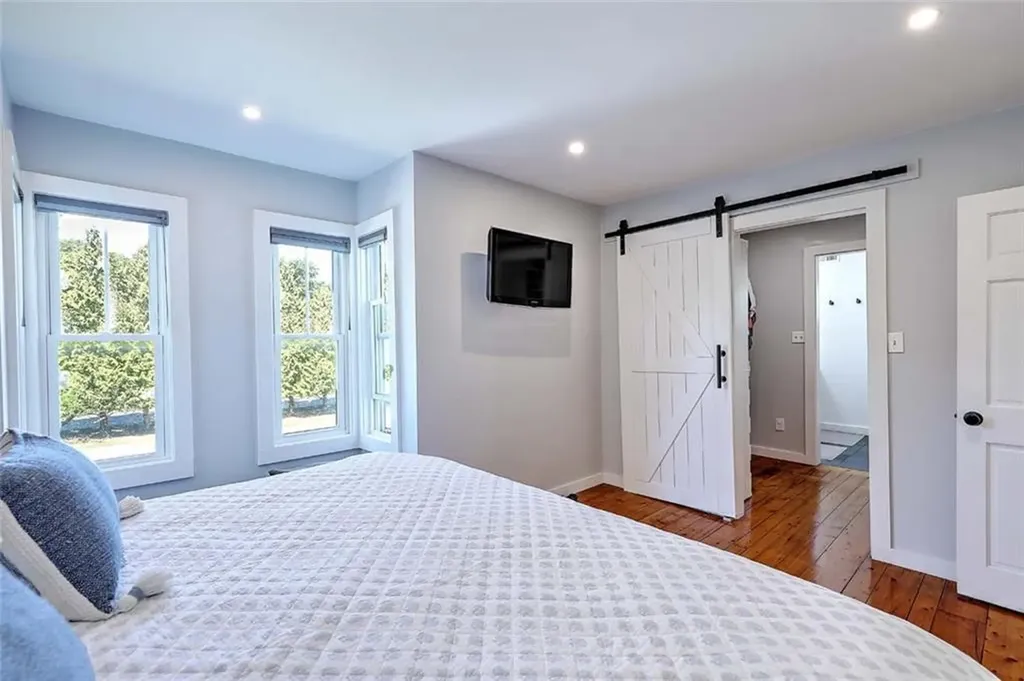 26 Maple Road Warren RI 02885