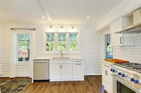 26 Maple Road Warren RI 02885