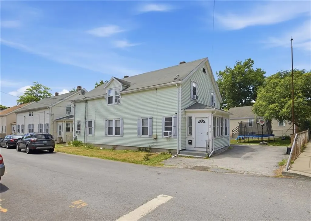 2 4 Beckside Road North Providence RI 02911