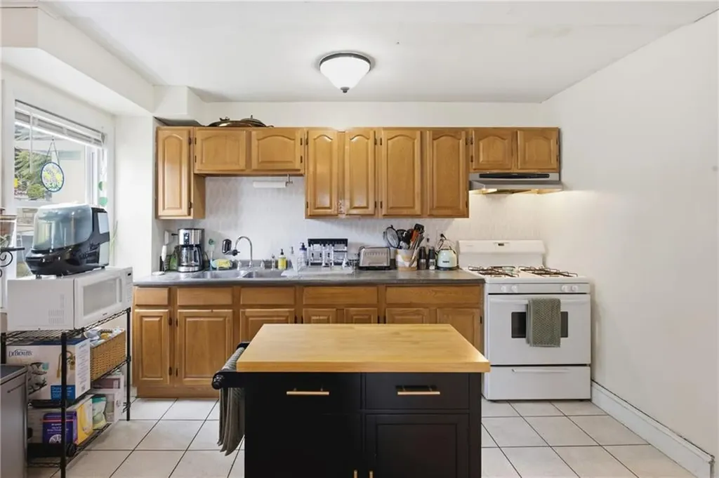 2 4 Beckside Road North Providence RI 02911