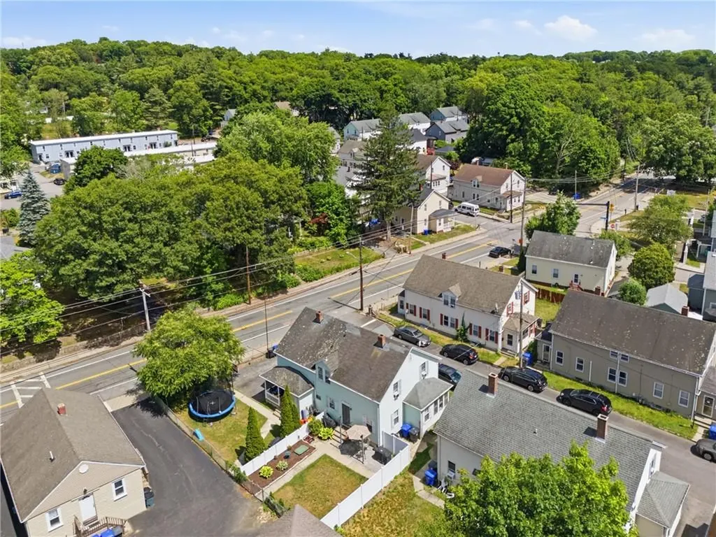 2 4 Beckside Road North Providence RI 02911