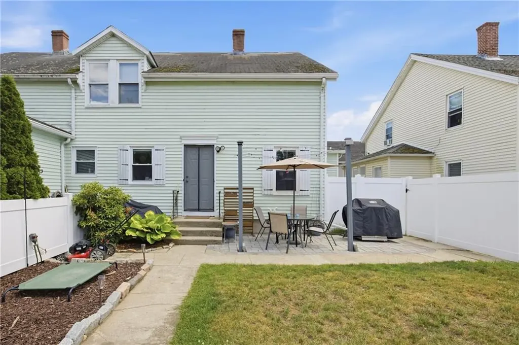 2 4 Beckside Road North Providence RI 02911