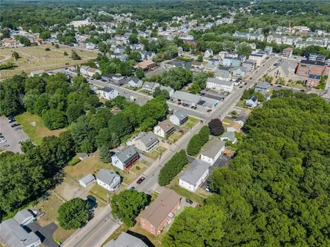 339 Privilege Street Woonsocket RI 02895