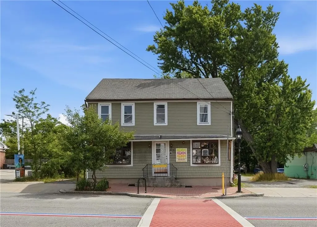 2154 Broad Street Cranston RI 02905