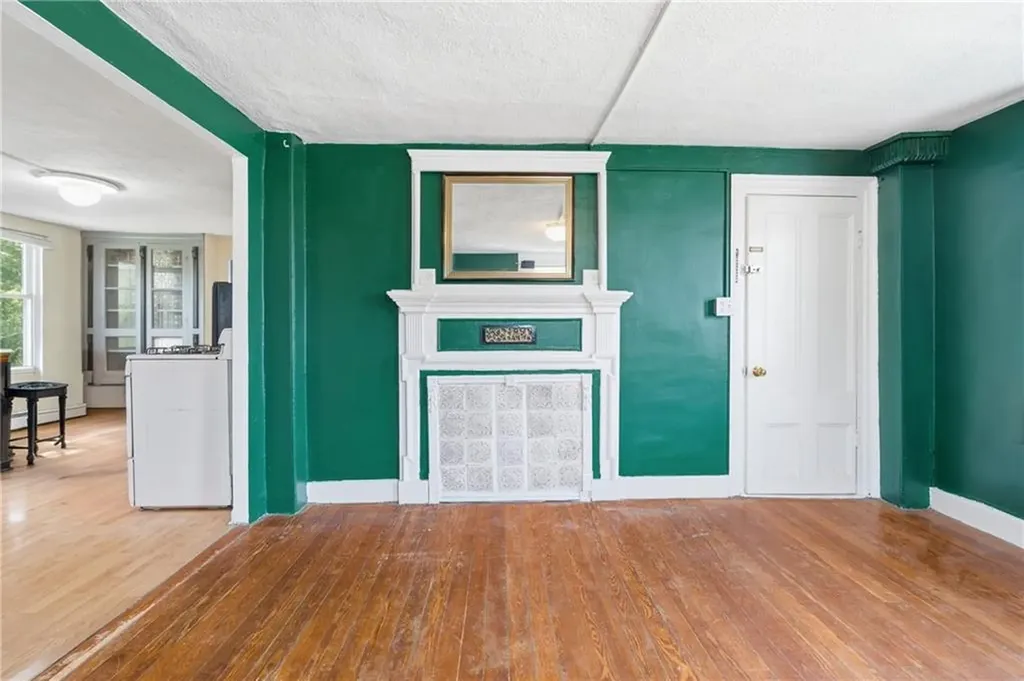 2154 Broad Street Cranston RI 02905