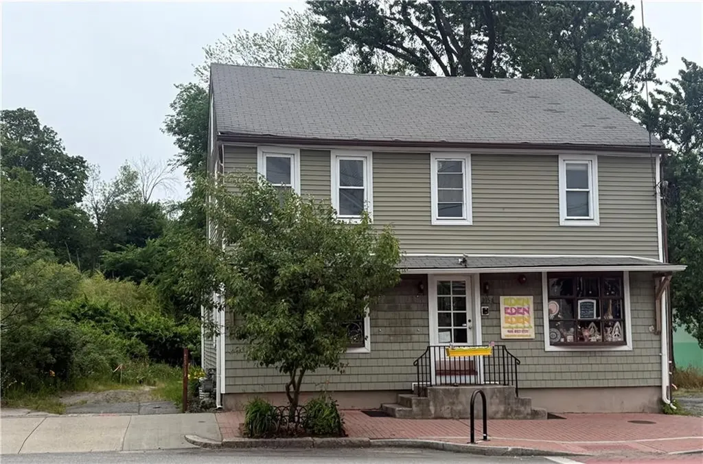 2154 Broad Street Cranston RI 02905