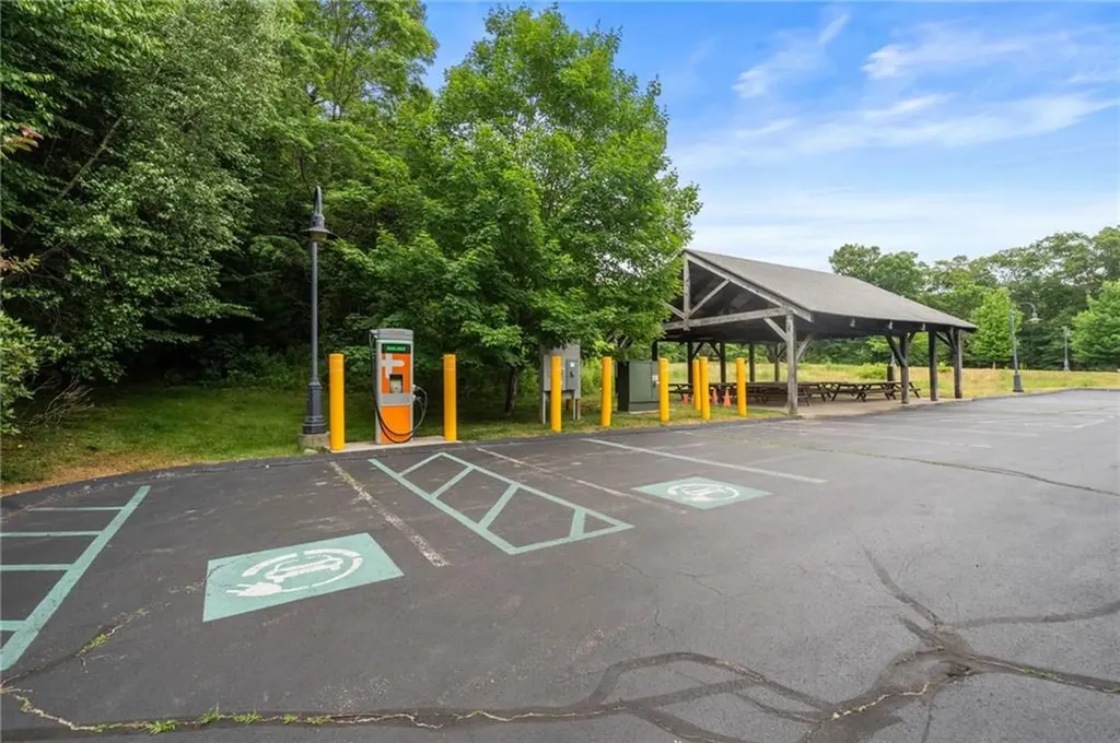 435 Nooseneck Hill Road Exeter RI 02822