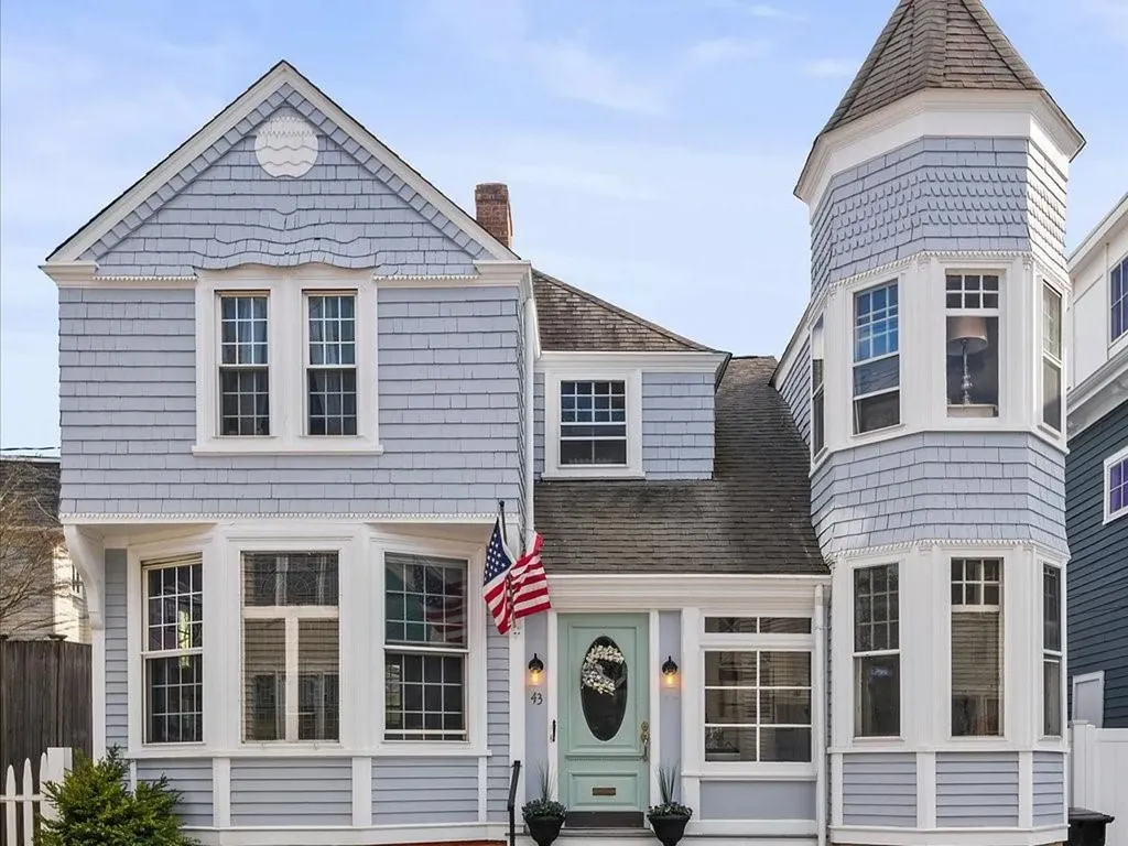 43 Howard Street Newport RI 02840