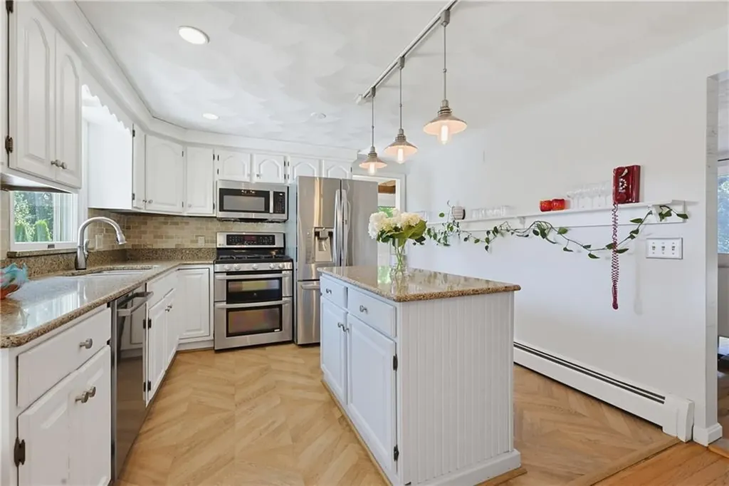 46 Netop Drive Warwick RI 02818