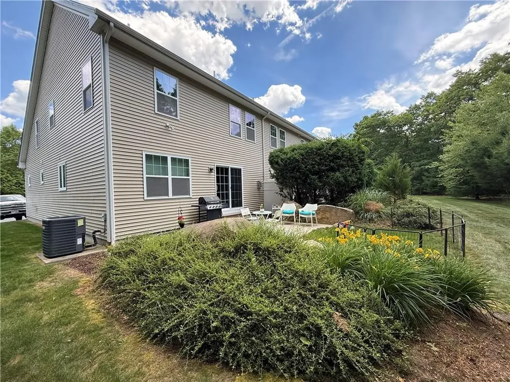 12 Nicole Circle Smithfield RI 02917