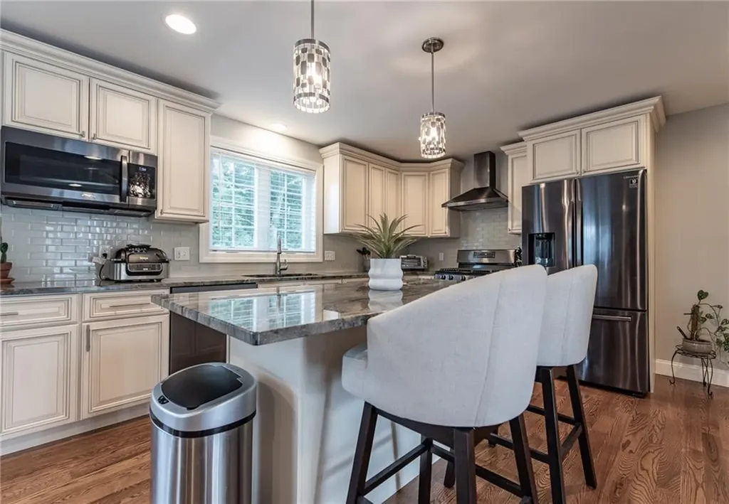 182 Theresa Marie Avenue Woonsocket RI 02895