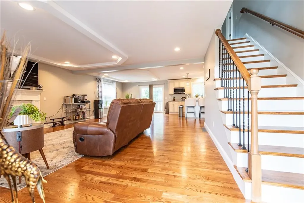182 Theresa Marie Avenue Woonsocket RI 02895