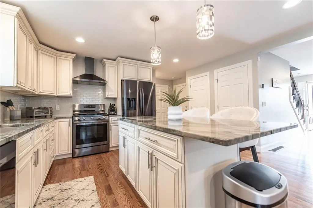 182 Theresa Marie Avenue Woonsocket RI 02895