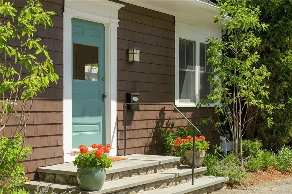 84 Rodman Street Narragansett RI 02882