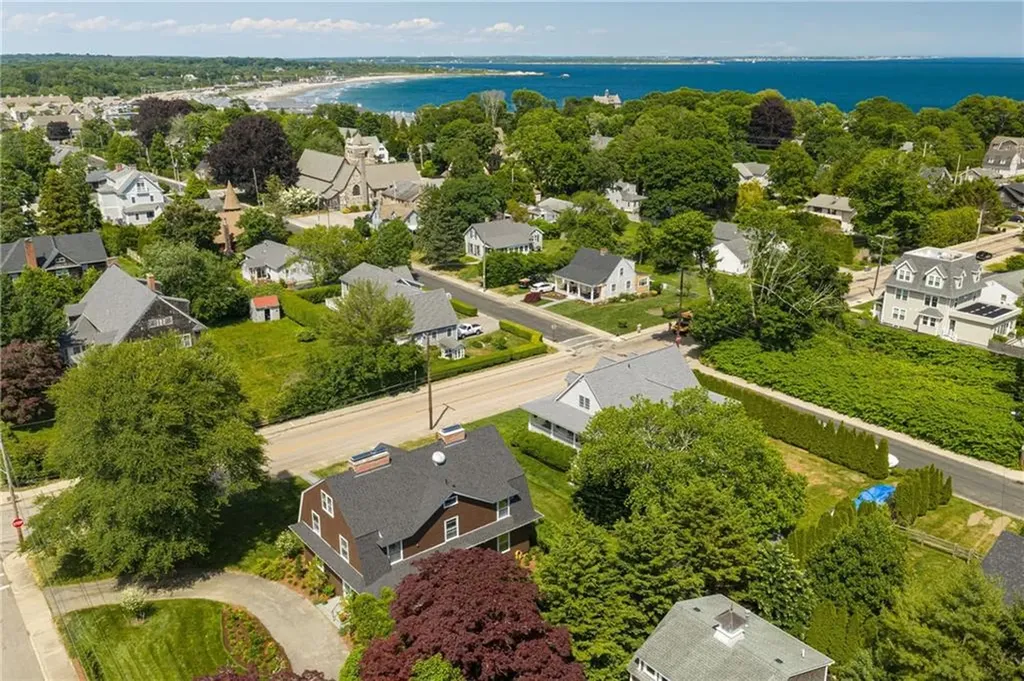 84 Rodman Street Narragansett RI 02882