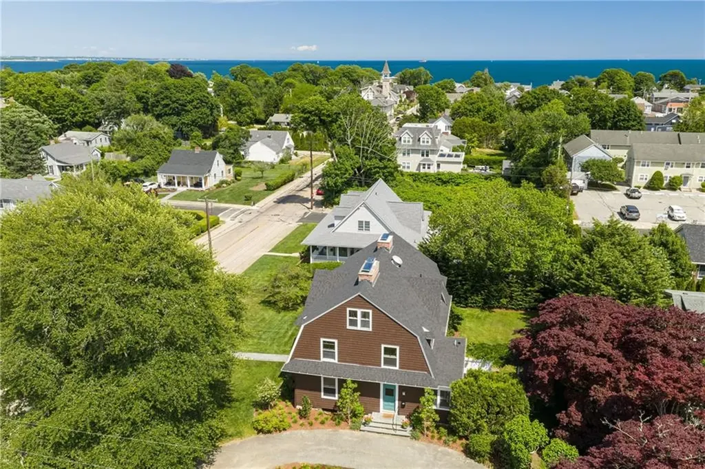 84 Rodman Street Narragansett RI 02882