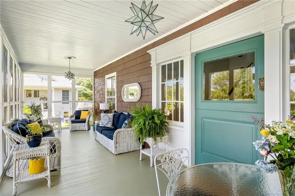 84 Rodman Street Narragansett RI 02882