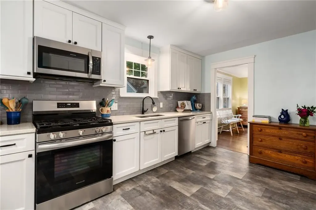 1467 Pawtucket Avenue East Providence RI 02916
