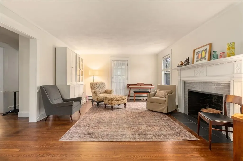 1467 Pawtucket Avenue East Providence RI 02916