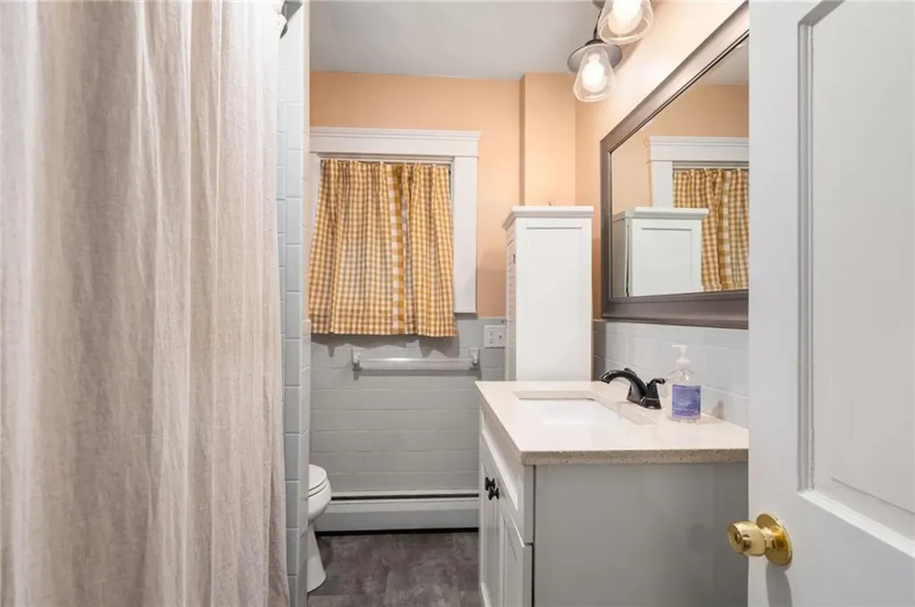 1467 Pawtucket Avenue East Providence RI 02916