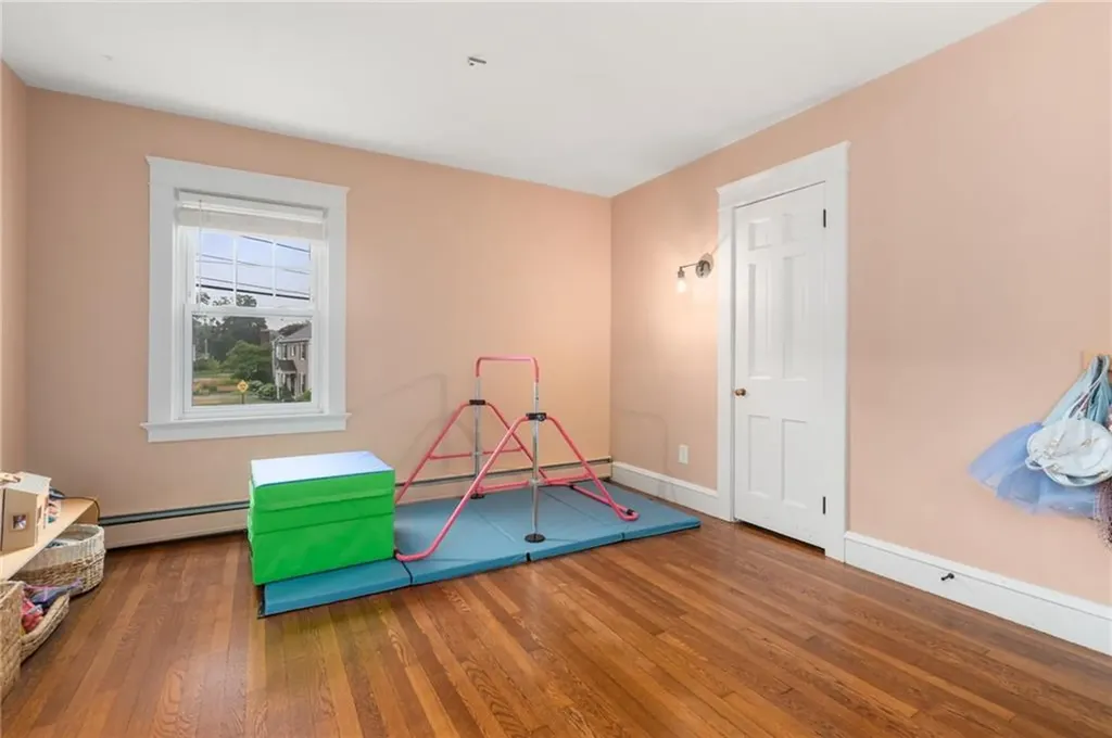 1467 Pawtucket Avenue East Providence RI 02916