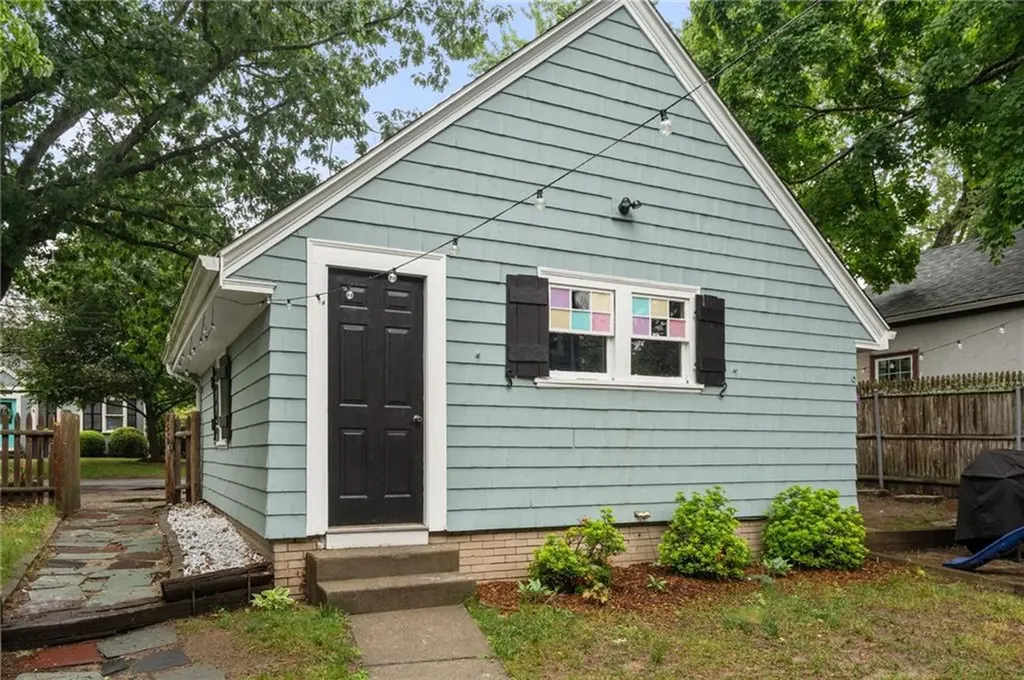 1467 Pawtucket Avenue East Providence RI 02916
