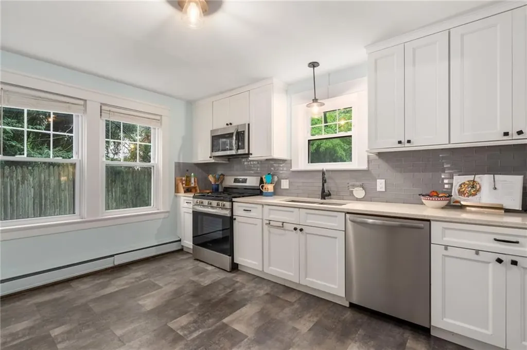 1467 Pawtucket Avenue East Providence RI 02916