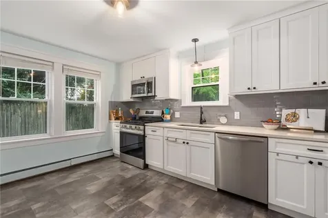 1467 Pawtucket Avenue East Providence RI 02916