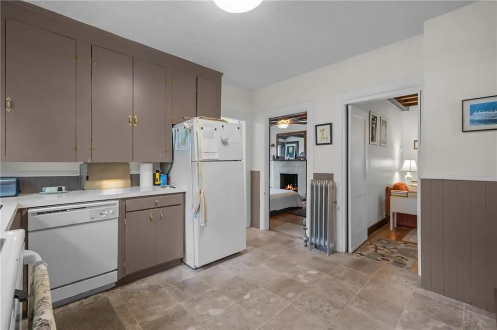 49 Arnold Street East Providence RI 02915