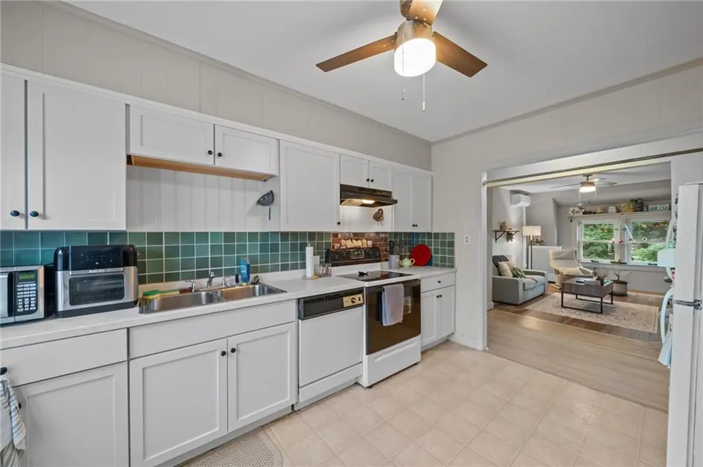 49 Arnold Street East Providence RI 02915