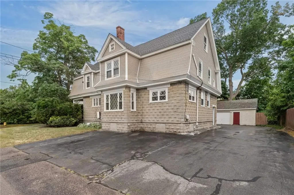49 Arnold Street East Providence RI 02915