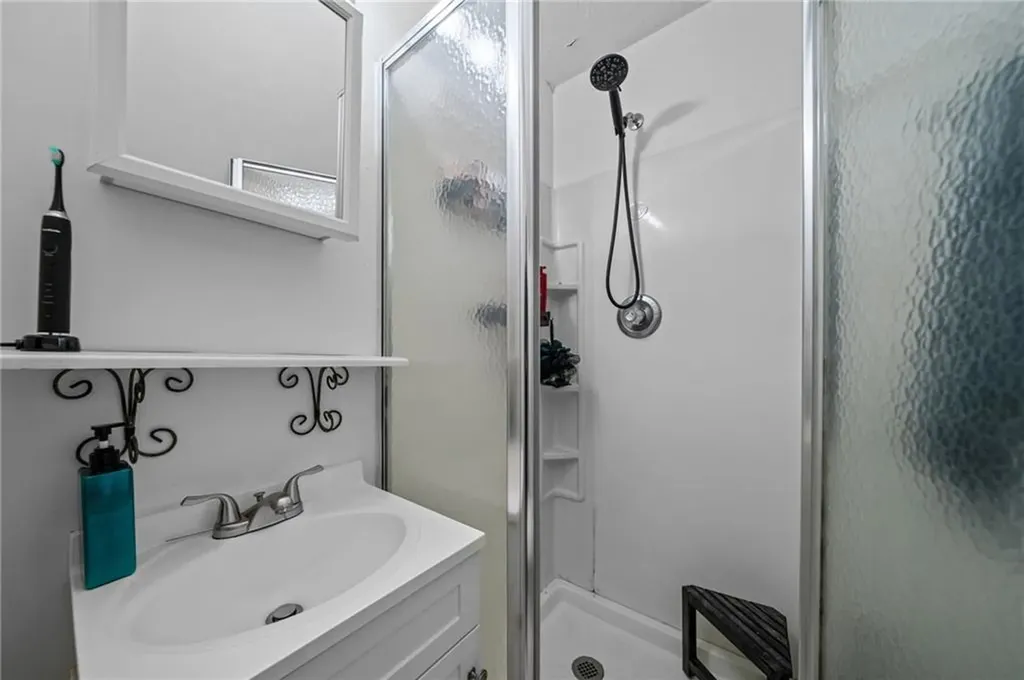 49 Arnold Street East Providence RI 02915