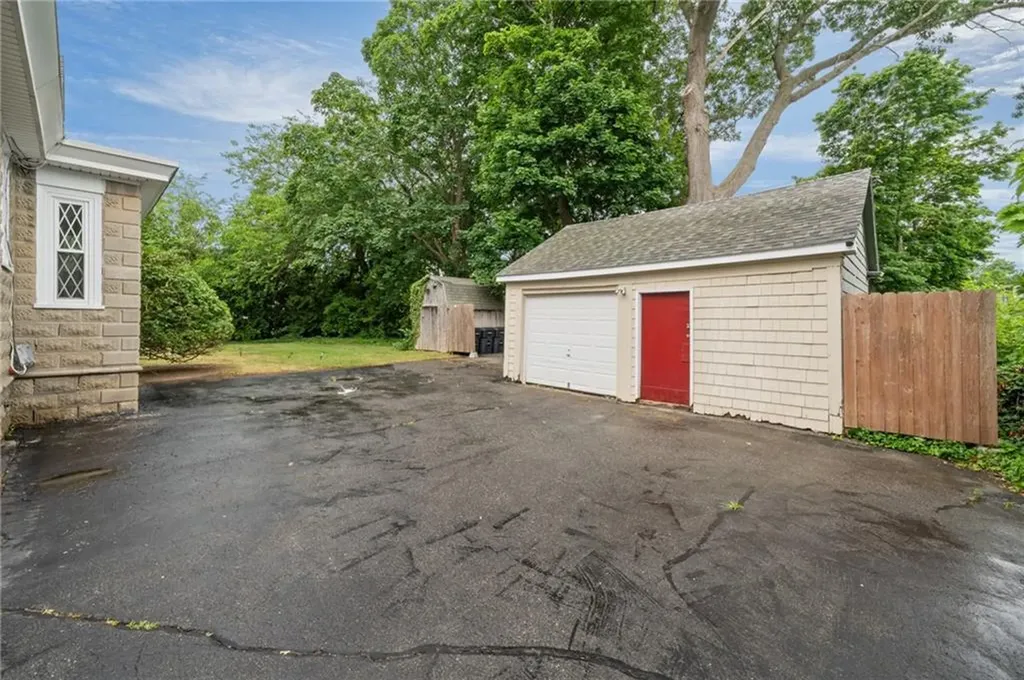 49 Arnold Street East Providence RI 02915