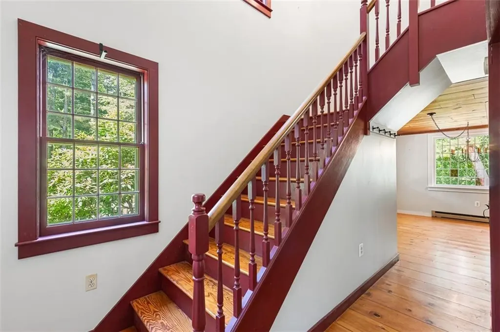25 Forest Glen Drive Hopkinton RI 02832