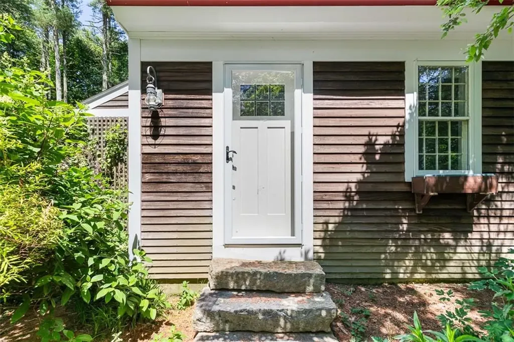 25 Forest Glen Drive Hopkinton RI 02832